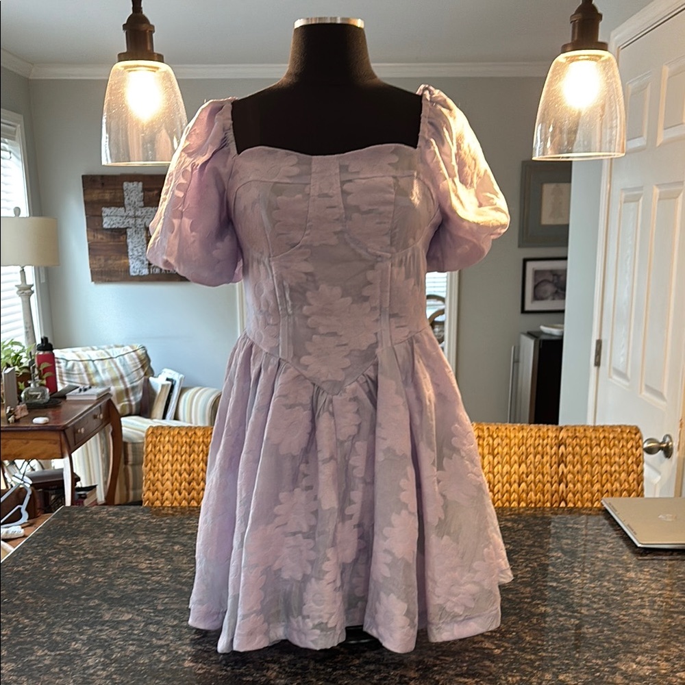 Cloud Ten Lavender Floral Puff Sleeve Dress
